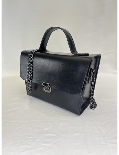 LYRN Saplı ve Siyah Zincirli Deri Flap Çanta